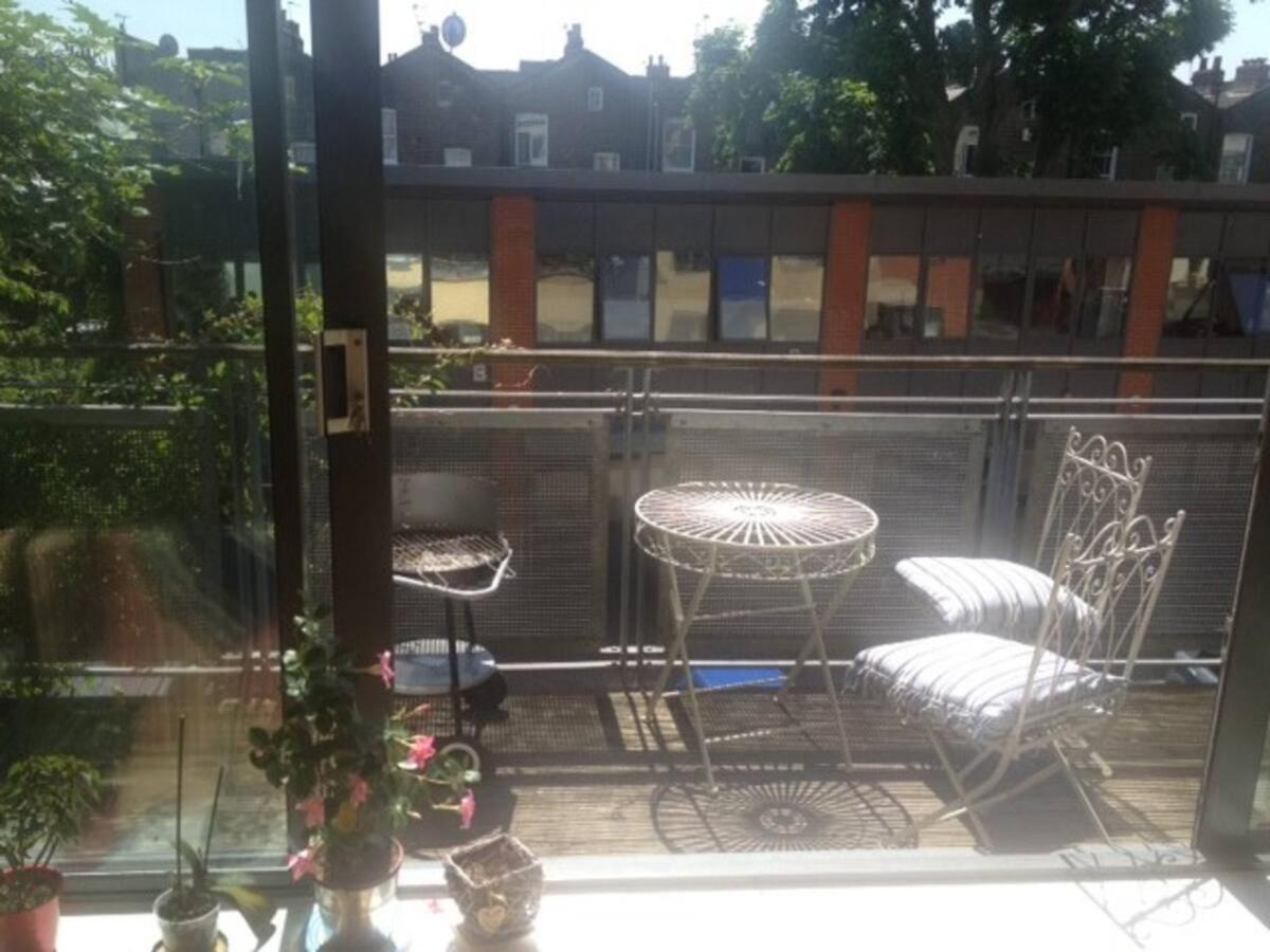 Spacious, Bright And Modern Flat In Holloway Лондон Екстериор снимка