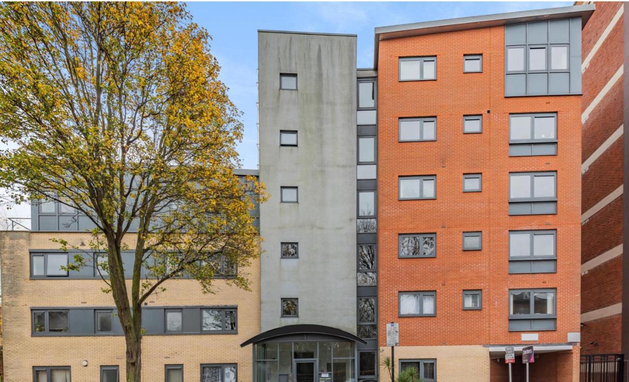 Spacious, Bright And Modern Flat In Holloway Лондон Екстериор снимка
